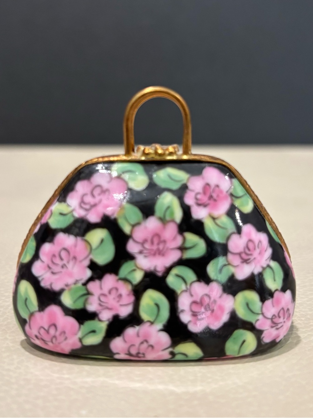 Disney Artoria Limoges Box, Rare Retired Numbered Mary Poppins Carpet Bag No 221